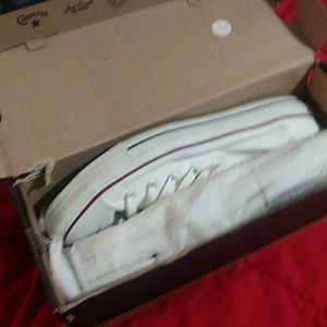 Brand new never worn chuck taylor high top